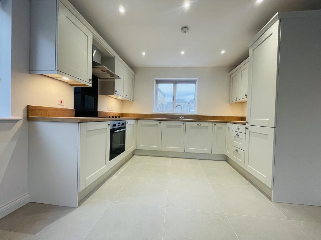 Additional image 19 of Saddle Close