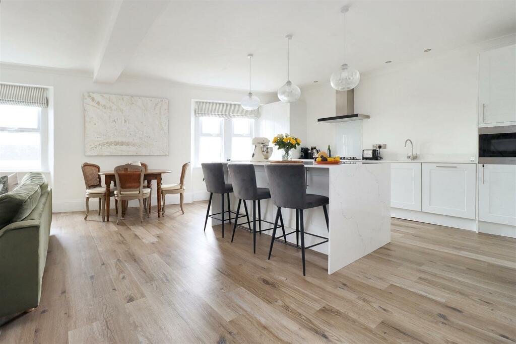 Additional image 2 of Prime location on Clevedon Seafront