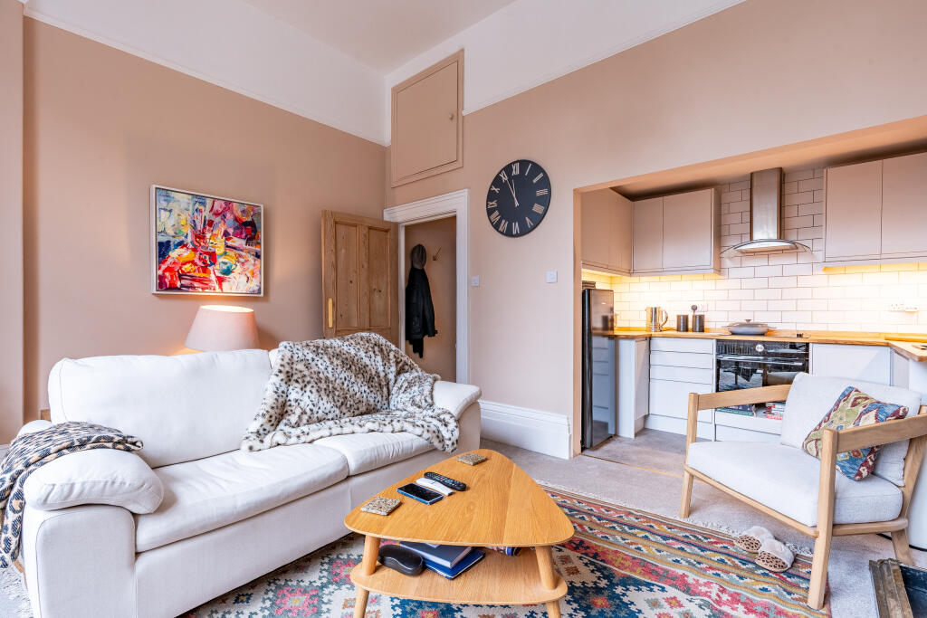 Additional image 6 of Hall Floor Flat, Buckingham Place, Clifton, Bristol, BS8 1LJ