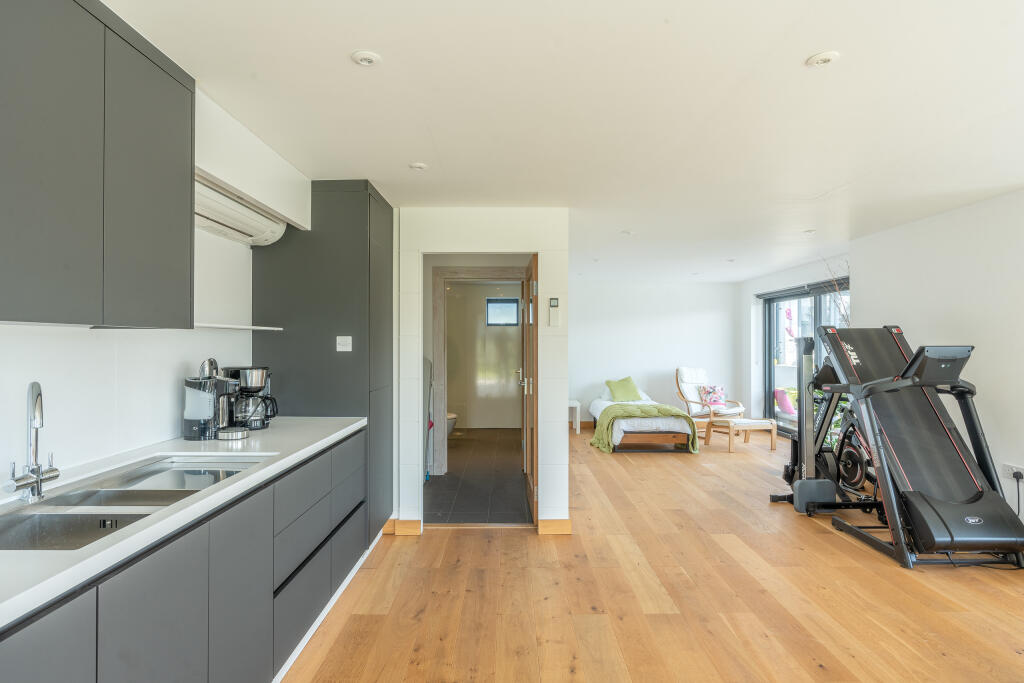 Additional image 41 of Cloud Nine, Church Road