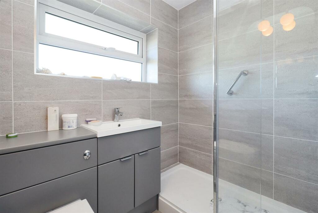 Additional image 7 of Much admired Upper Clevedon location