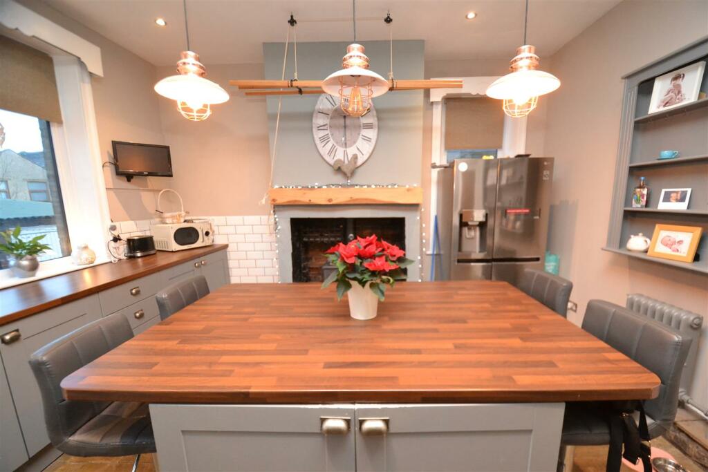 Additional image 7 of Park Road, Low Moor, Bradford