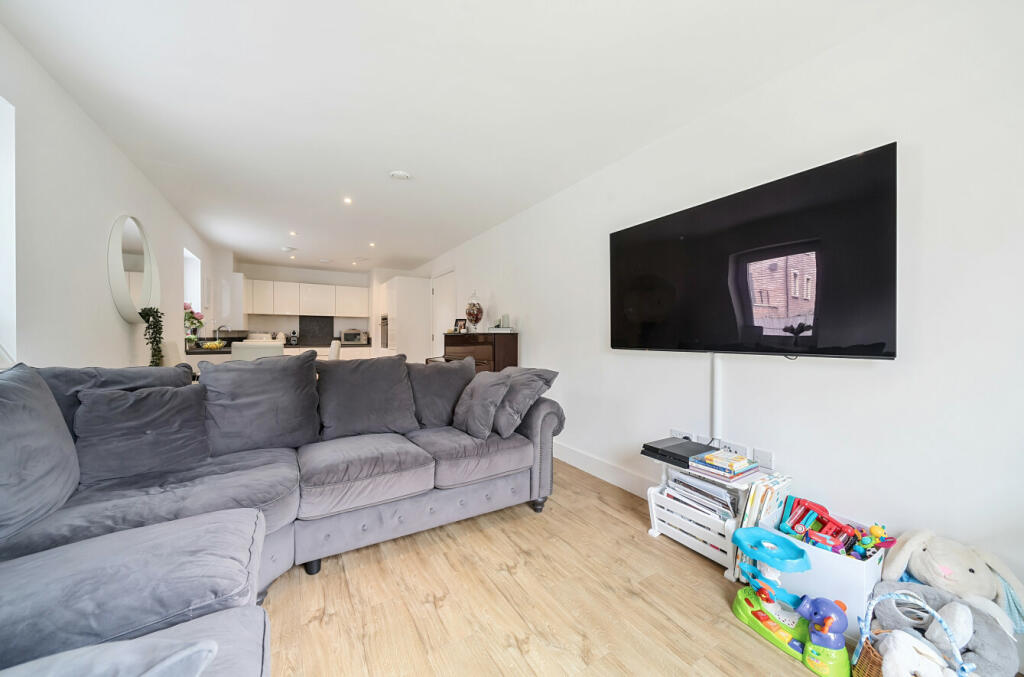 Additional image 8 of Cottonwood Close, Farnborough, Orpington, Kent, BR6