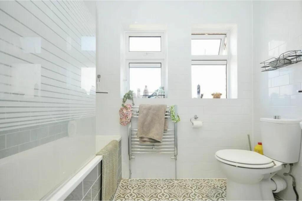 Additional image 7 of Slades Drive, Chislehurst, BR7