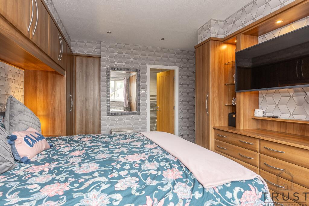 Additional image 32 of Manor Park Gardens, Gomersal BD19 4BA