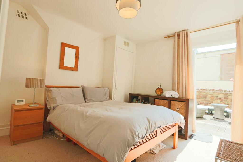 Additional image 17 of Basement Flat,  Meridian Place, Bristol
