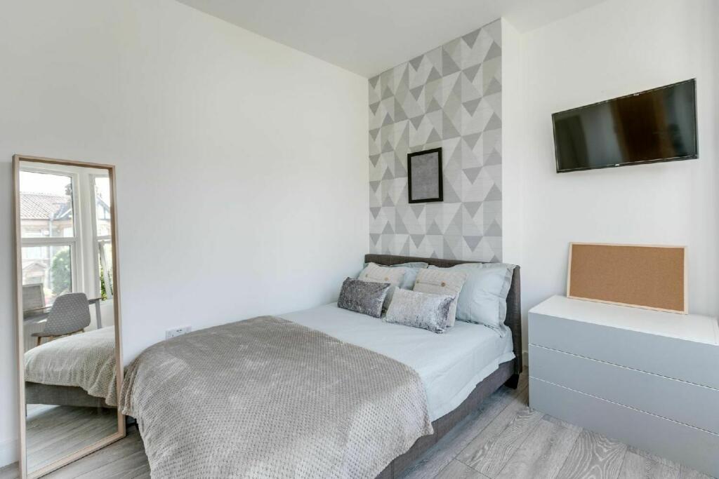 Additional image 17 of Elmgrove Road