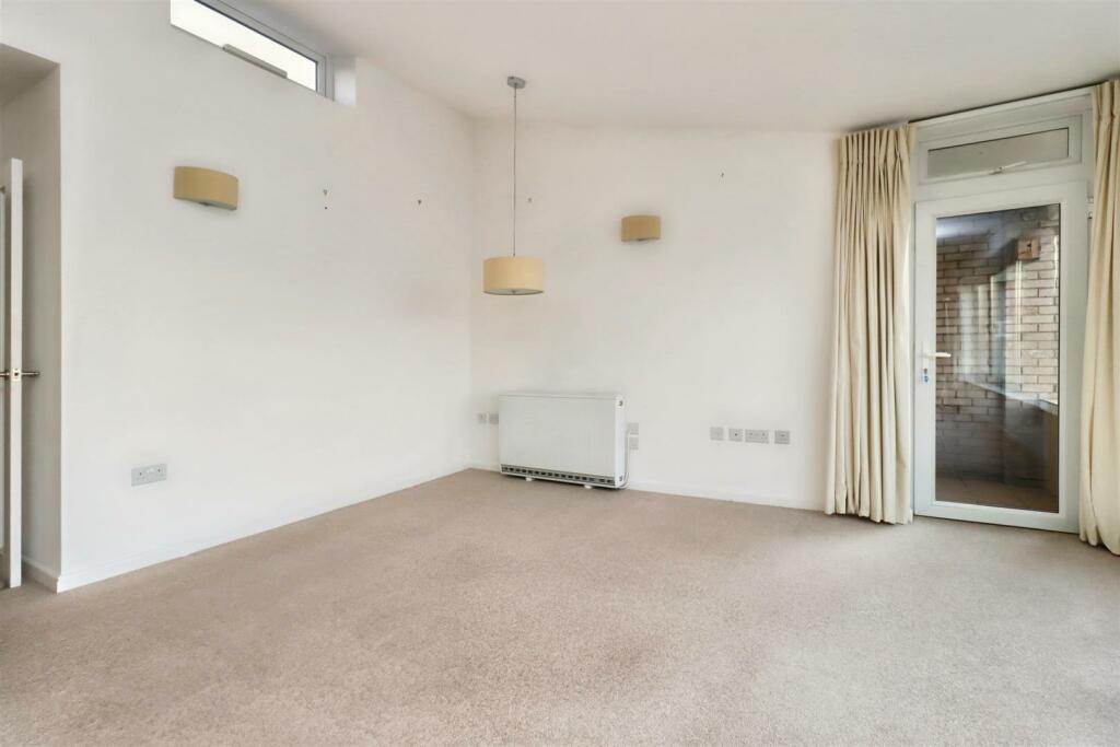 Additional image 3 of Outstanding coastal location with panoramic views