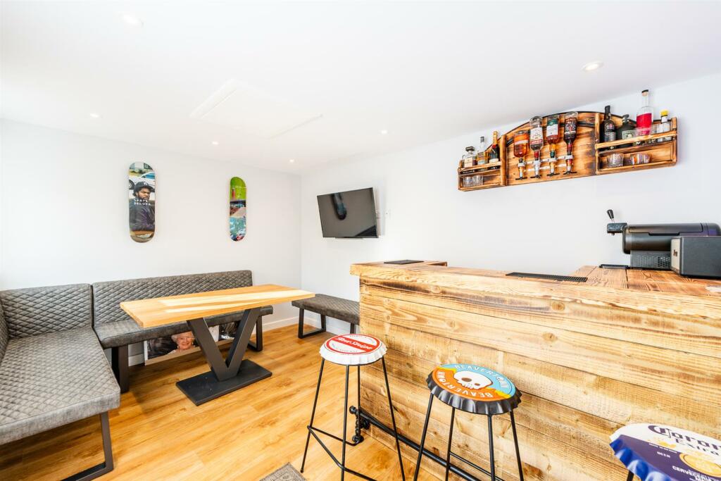 Additional image 14 of Mendip Road - Stunning Family Home!