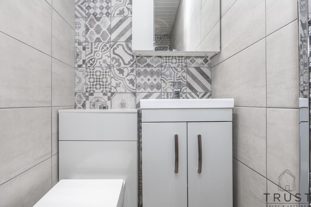 Additional image 33 of Manor Park Gardens, Gomersal BD19 4BA