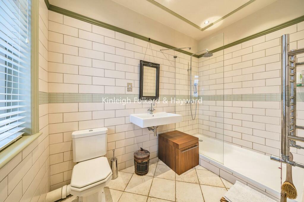 Additional image 16 of Kinnaird Avenue, Bromley