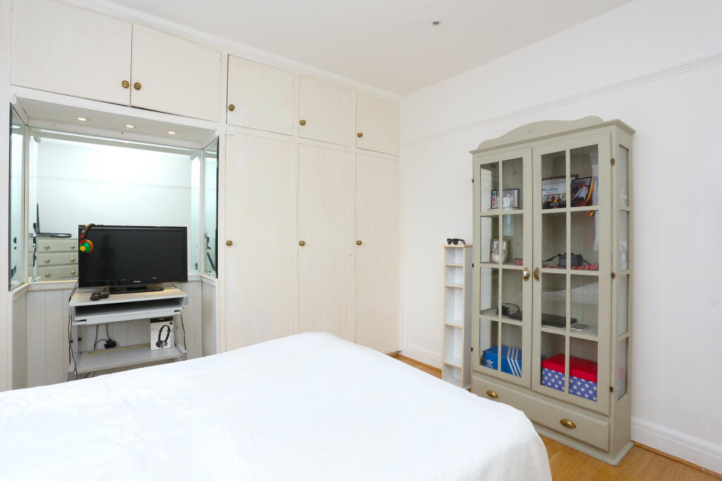 Additional image 14 of Ridgeway Drive, Bromley, BR1