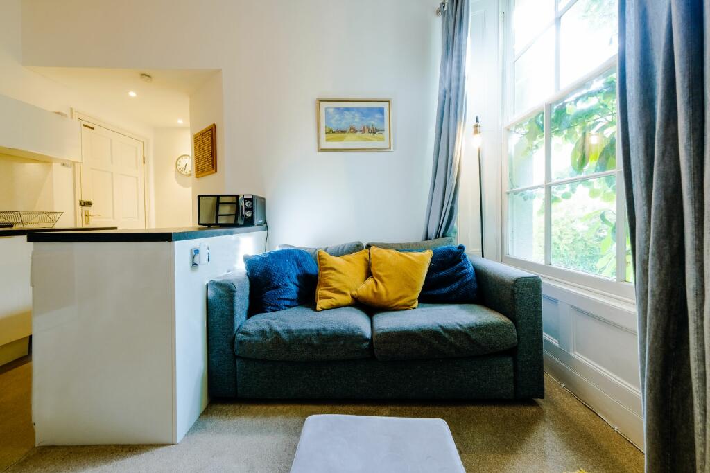 Additional image 2 of Ground Floor Flat,  Oakfield Place, Clifton, Bristol