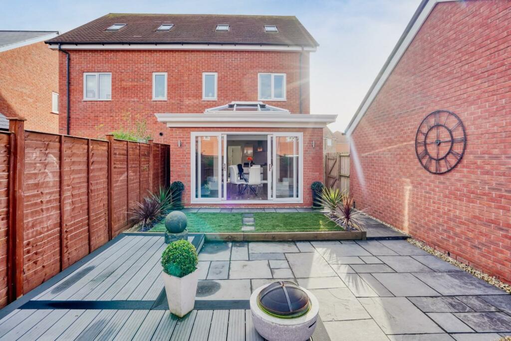 Additional image 12 of Extended town house, situated on the popular Chestnut Park development