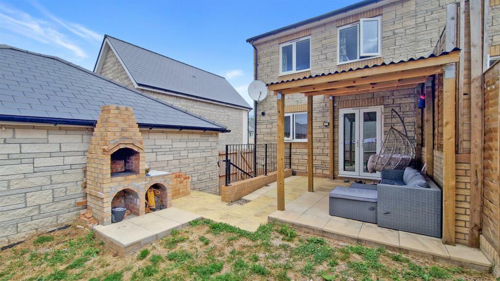 Additional image 16 of Tanner Road, Mead Fields - LARGE GARAGE