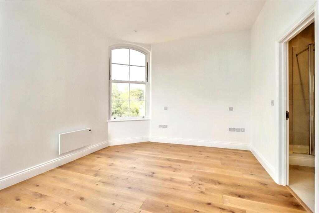 Additional image 9 of Modern luxury in a prestigious coastal location