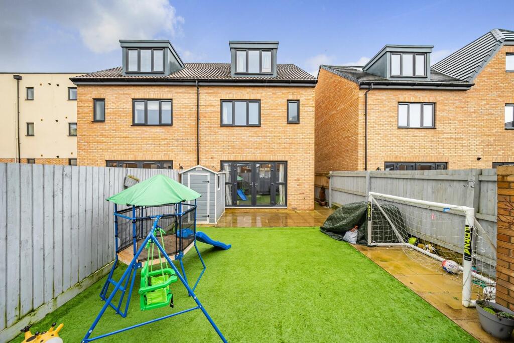 Additional image 14 of Nearly new family home in central Yatton