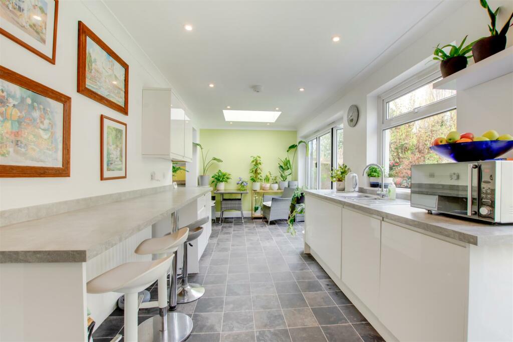 Additional image 7 of Sunray Avenue, Bromley