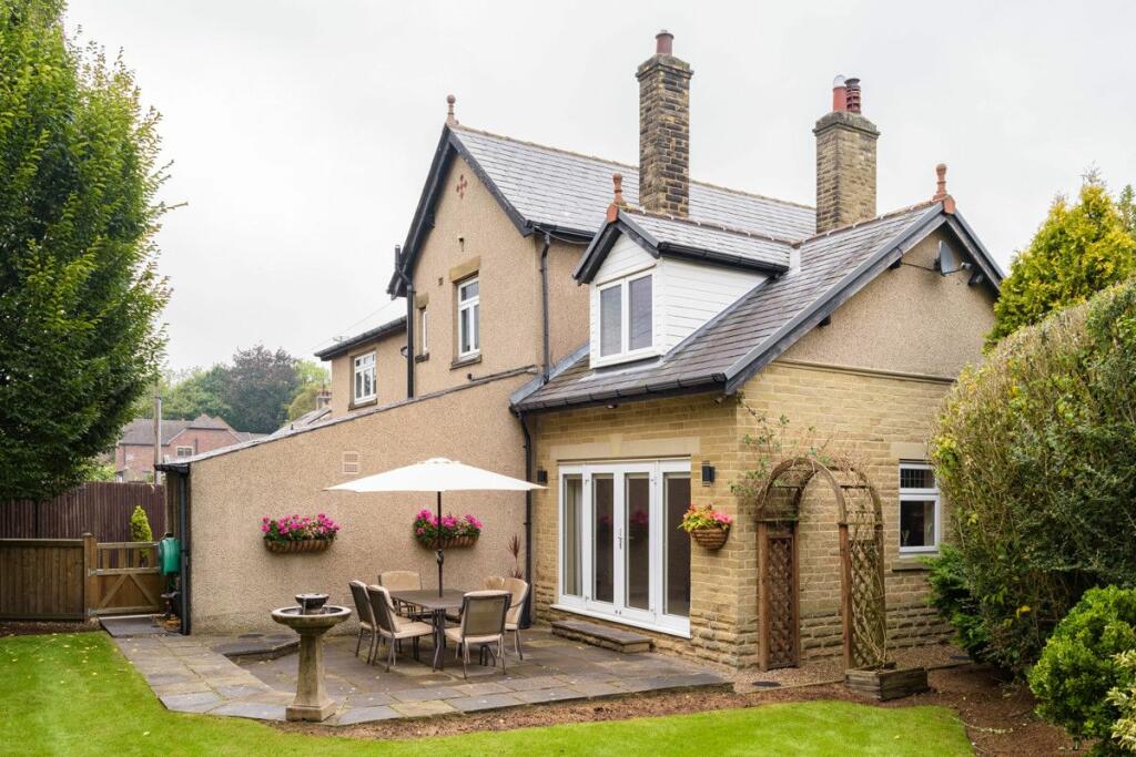 Additional image 38 of Bradford Road, Gomersal