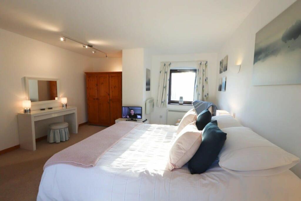 Additional image 25 of Stable Cottage, Washingpool Hill Road, Tockington, Bristol