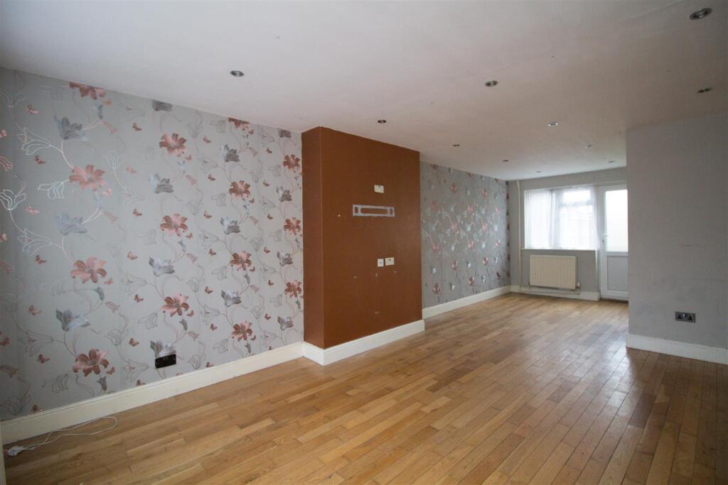 Additional image 3 of Walnut Walk, Keynsham, Bristol