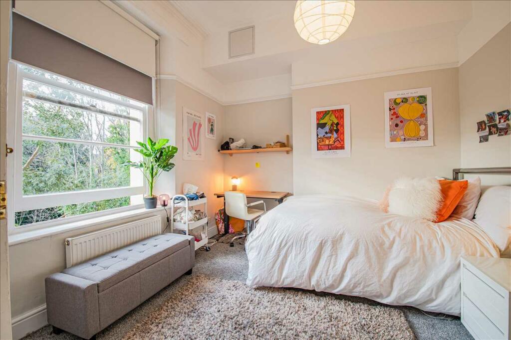 Additional image 3 of First Floor Flat, Osborne Road