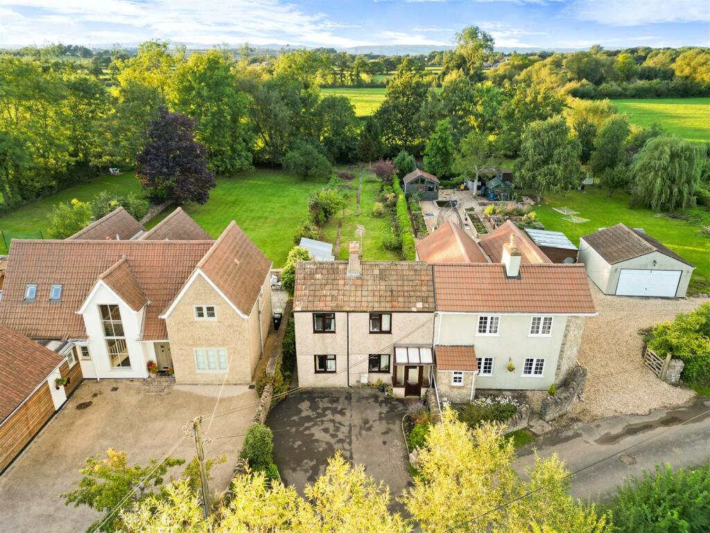 Additional image 4 of Surrounded By Farmland In Popular Village Of Olveston