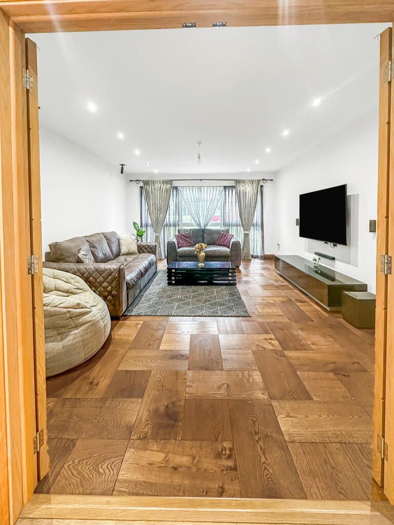 Additional image 4 of Merewood Close, Bromley, BR1 2AN