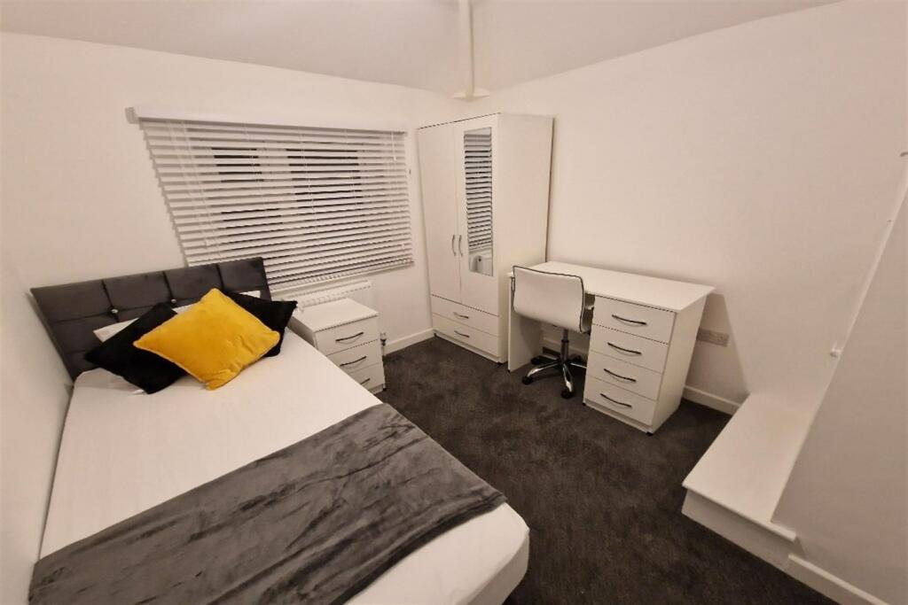Additional image 15 of 5 bedroom Semi Detached House in Ringwood Crescent, Southmead