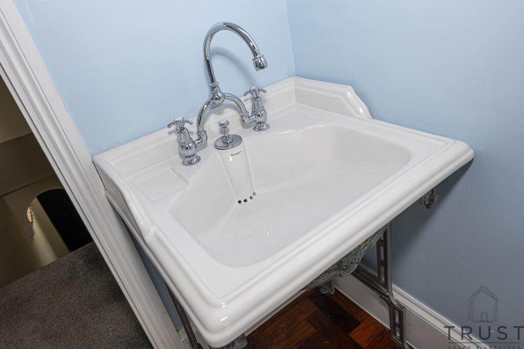 Additional image 20 of Halifax Road, Hartshead Moor, Cleckheaton