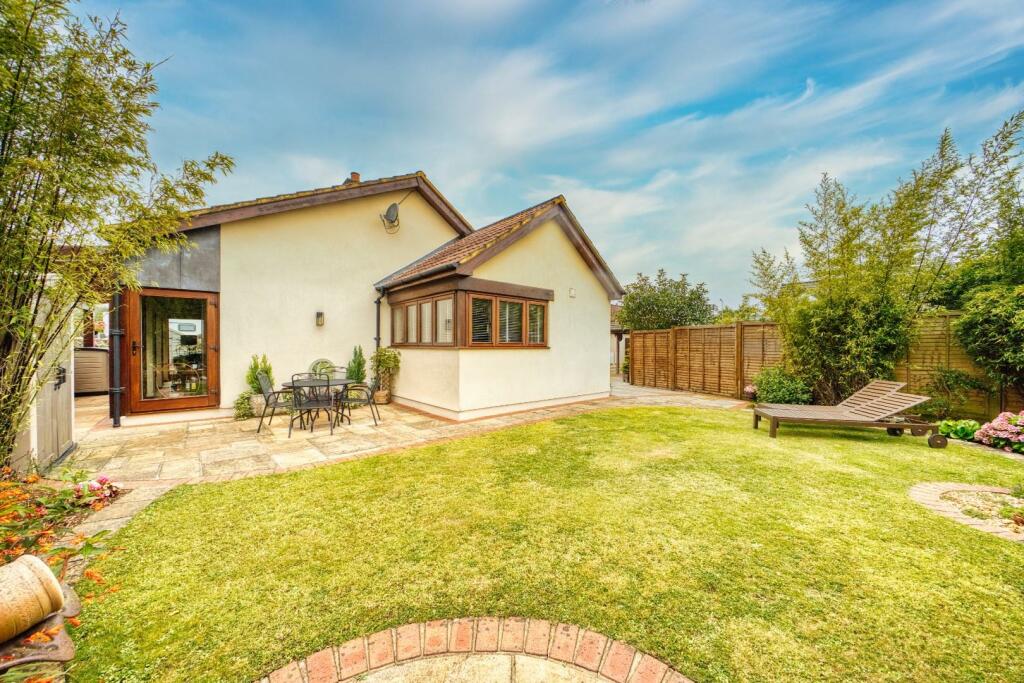 Additional image 13 of Views over Cleeve's countryside with annex