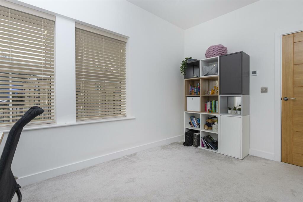 Additional image 37 of Snelsins Road, Cleckheaton