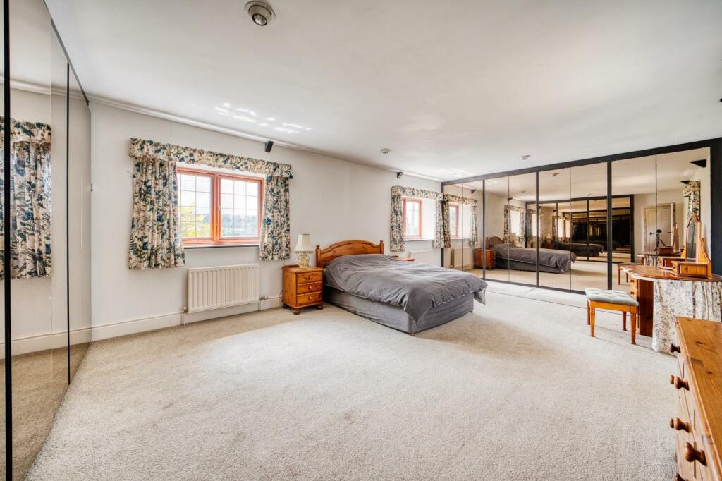 Additional image 11 of Charming cottage situated within 1/3 of an acre on the fringes of Claverham