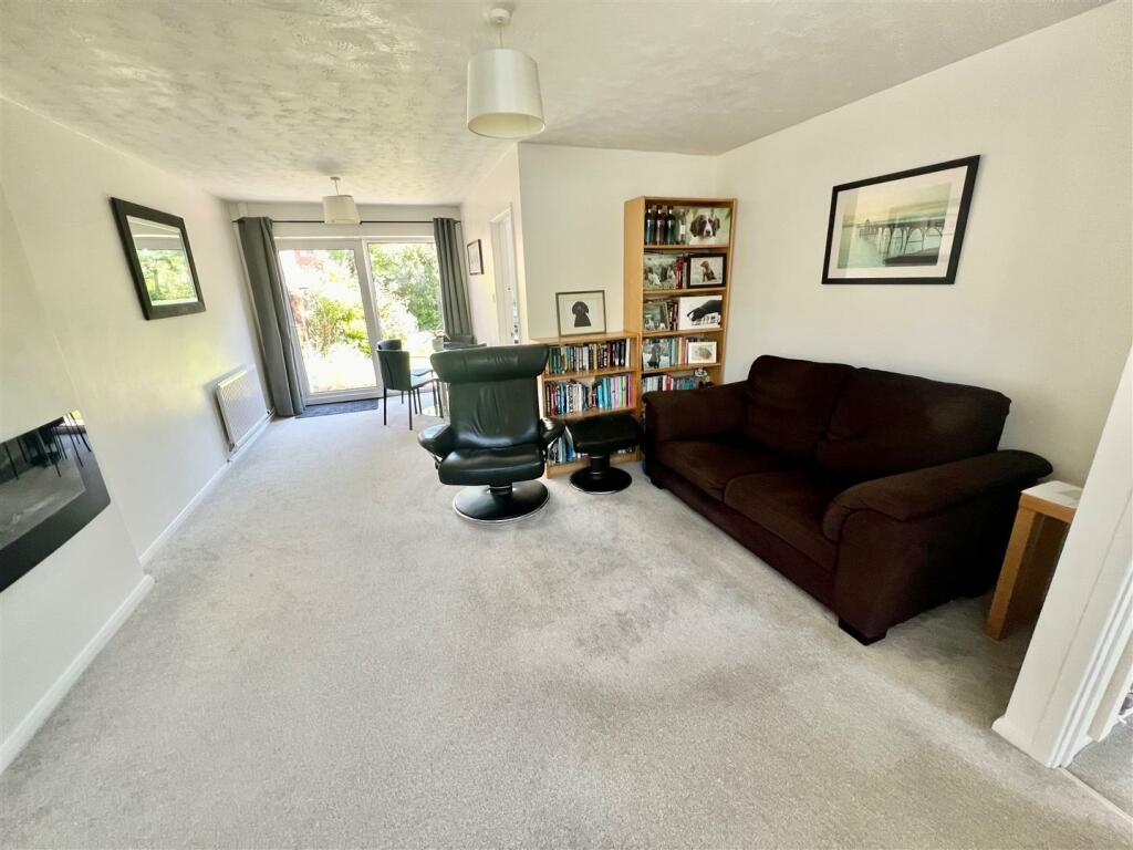 Additional image 3 of Cul-de-sac Location