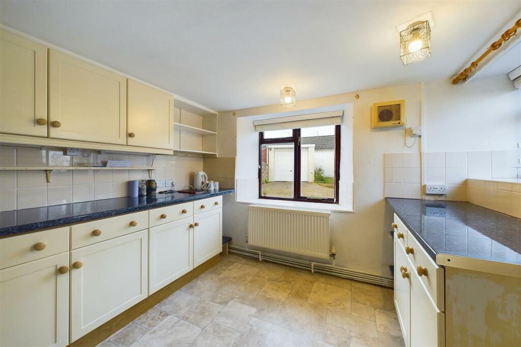 Additional image 19 of DETACHED | BASIC UPDATING | STOKE LODGE