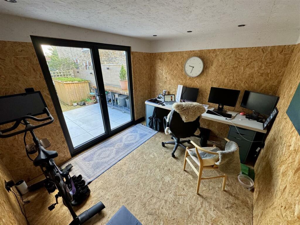 Additional image 19 of Victoria Square, Portishead.