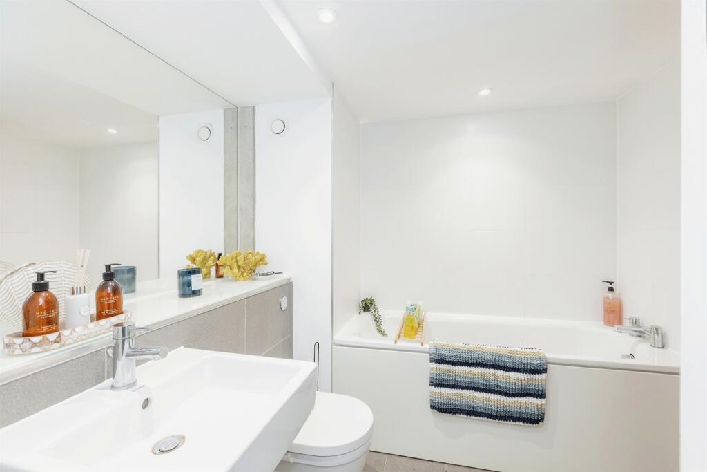 Additional image 9 of Lake Shore Drive, Bristol