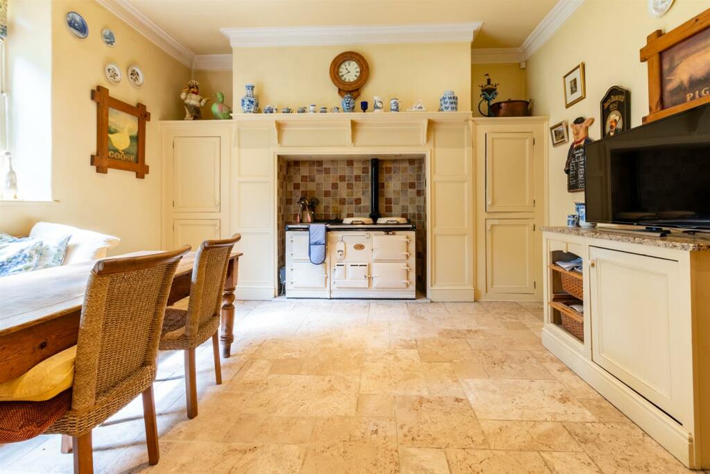 Additional image 10 of Edge of Keynsham, adjoining countryside