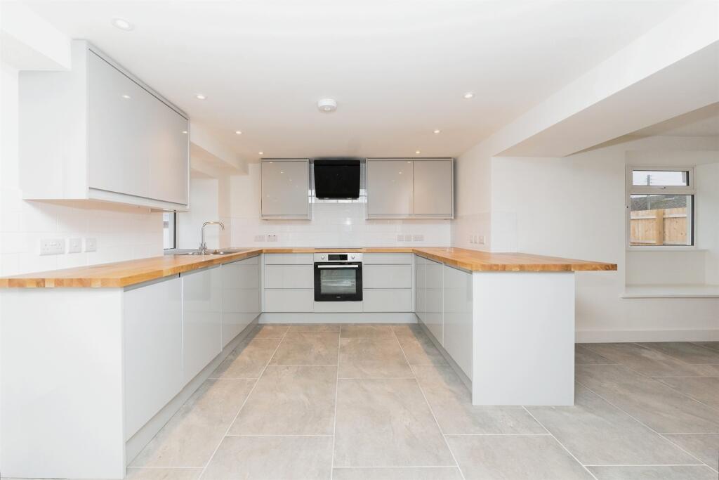 Additional image 2 of North Street, Oldland Common, Bristol