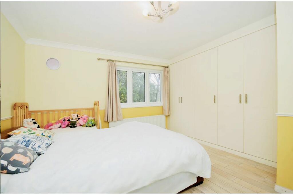 Additional image 5 of Oakham Drive, Bromley, BR2