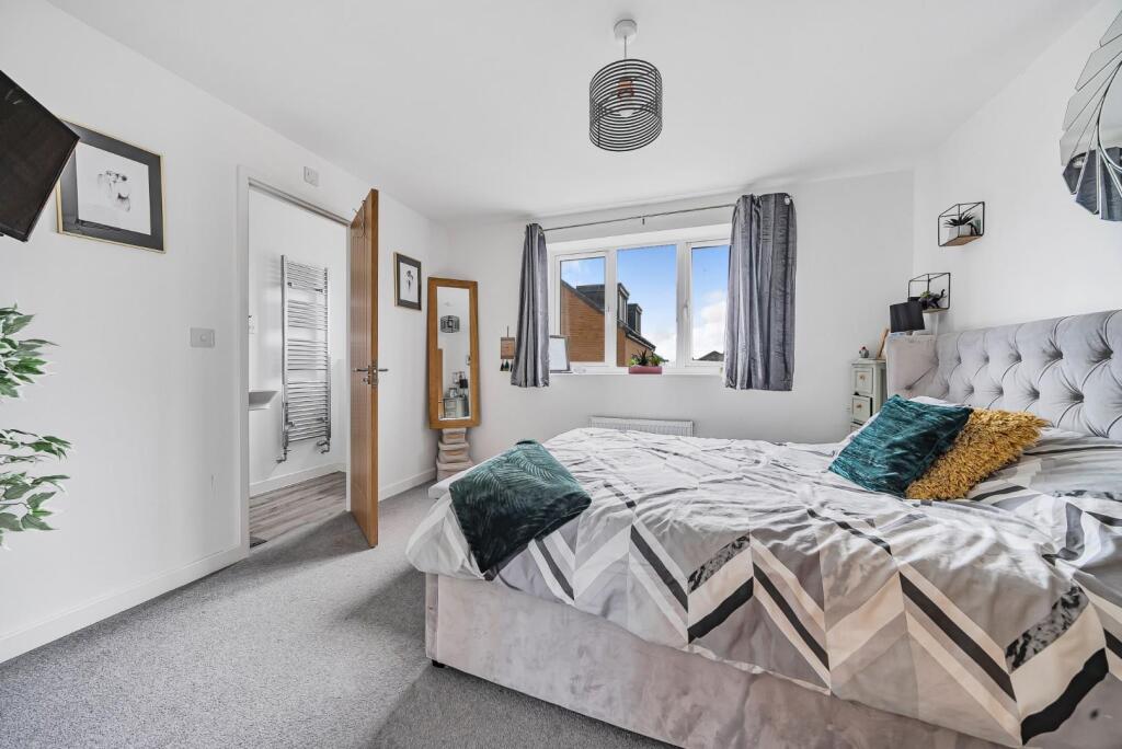 Additional image 8 of Nearly new family home in central Yatton