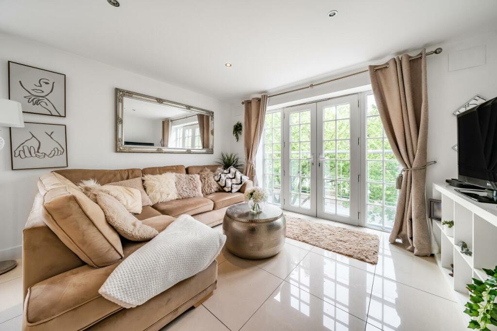 Additional image 17 of Tweedy Road, Bromley