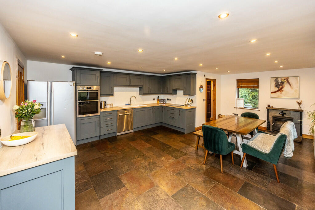 Additional image 6 of Whitechapel Road, Cleckheaton