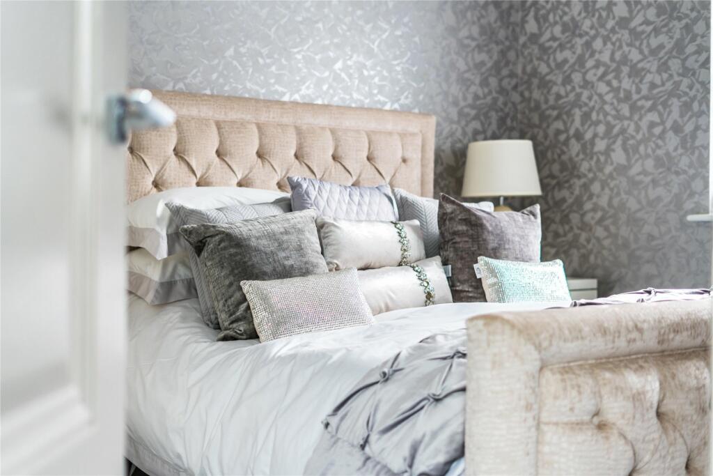 Additional image 37 of Willoughby Lane, Bromley