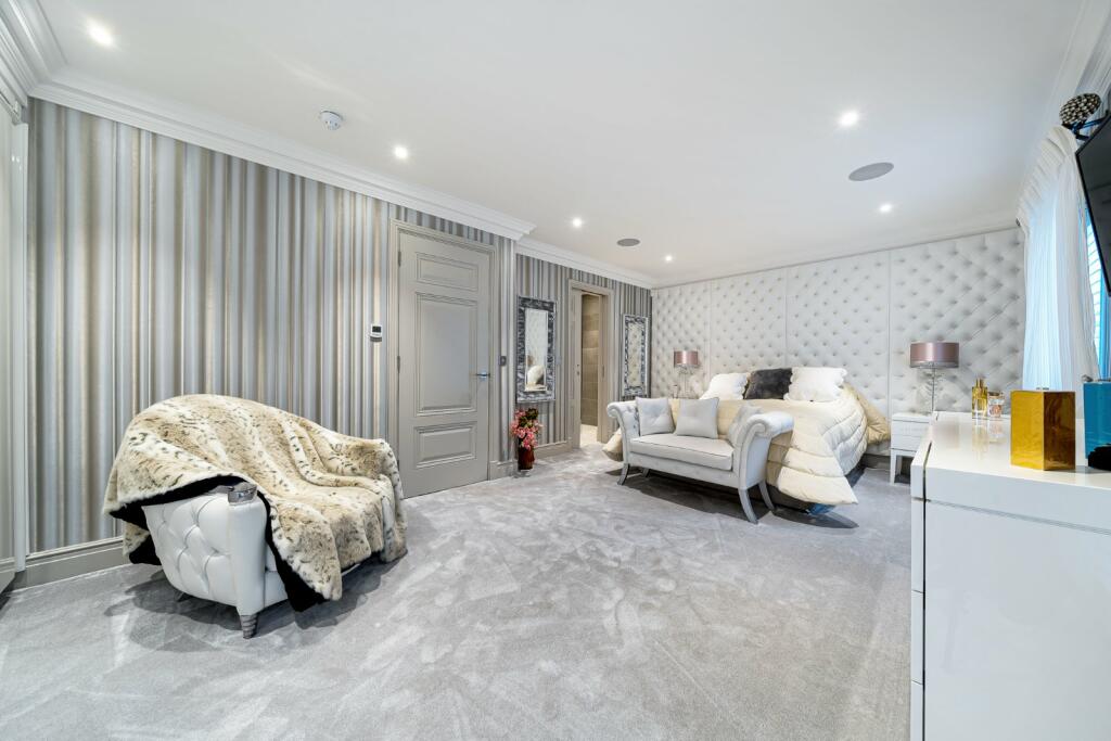 Additional image 12 of Willoughby Lane, Bromley, BR1