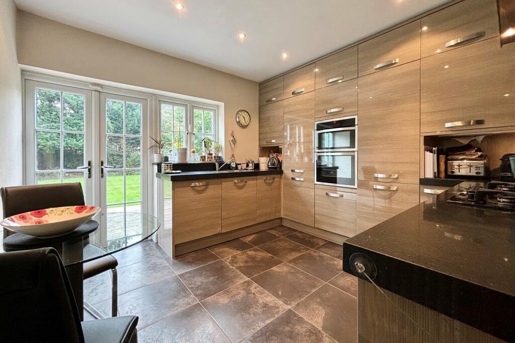 Additional image 3 of Den Close, Beckenham, BR3