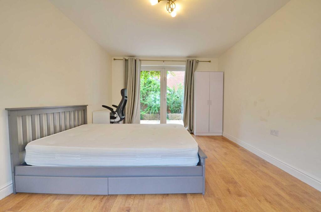 Additional image 8 of East Fields Road, Cheswick Village