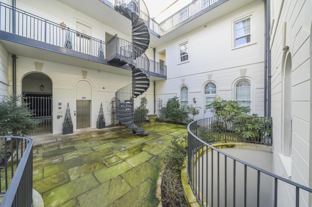 Additional image 16 of Willoughby Lane Bromley BR1