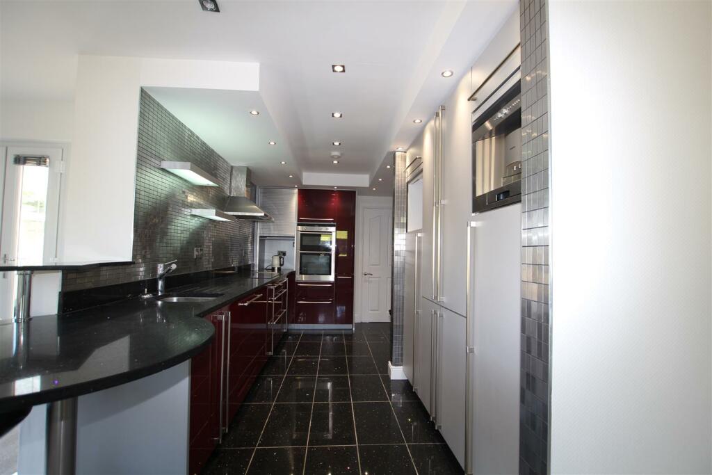 Additional image 2 of Heatherside, Baildon, Shipley