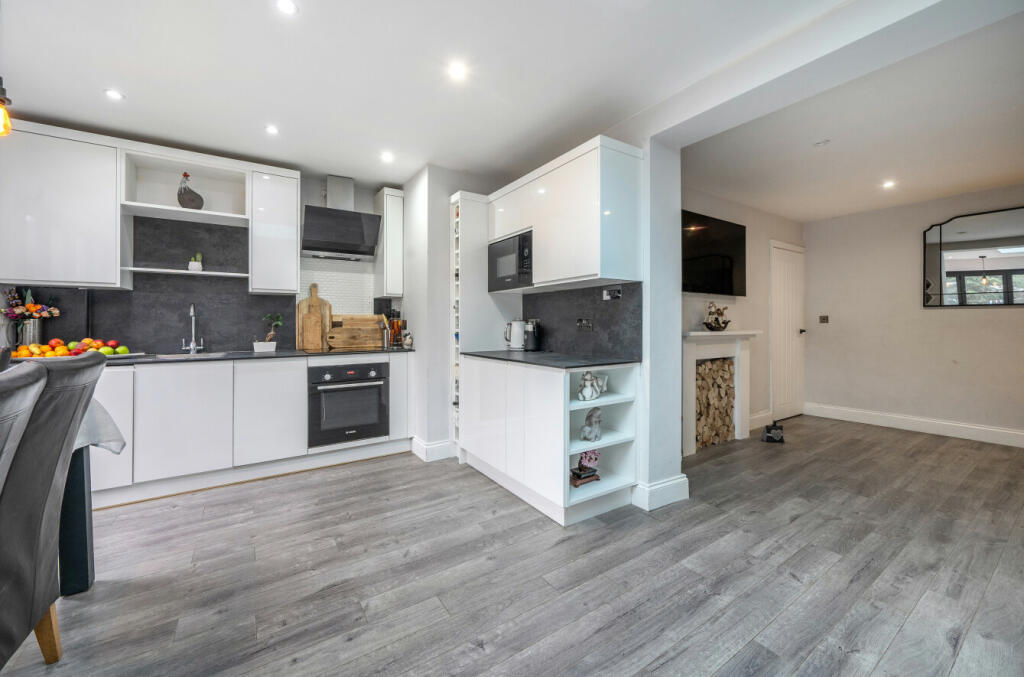 Additional image 14 of Hillview Road, Chislehurst, Kent, BR7